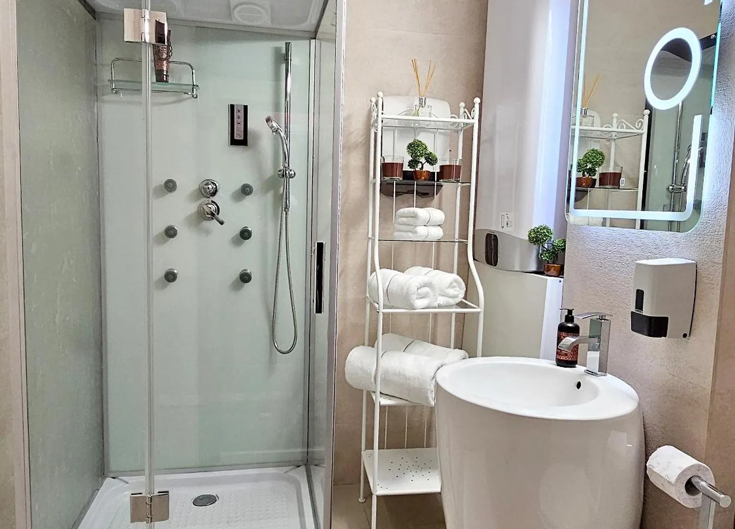 Royal Sinn Signature Suite Bucharest